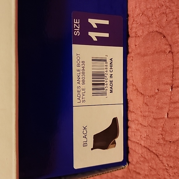 White Mountain Ladies Black Ankle Boot - Picture 4 of 4